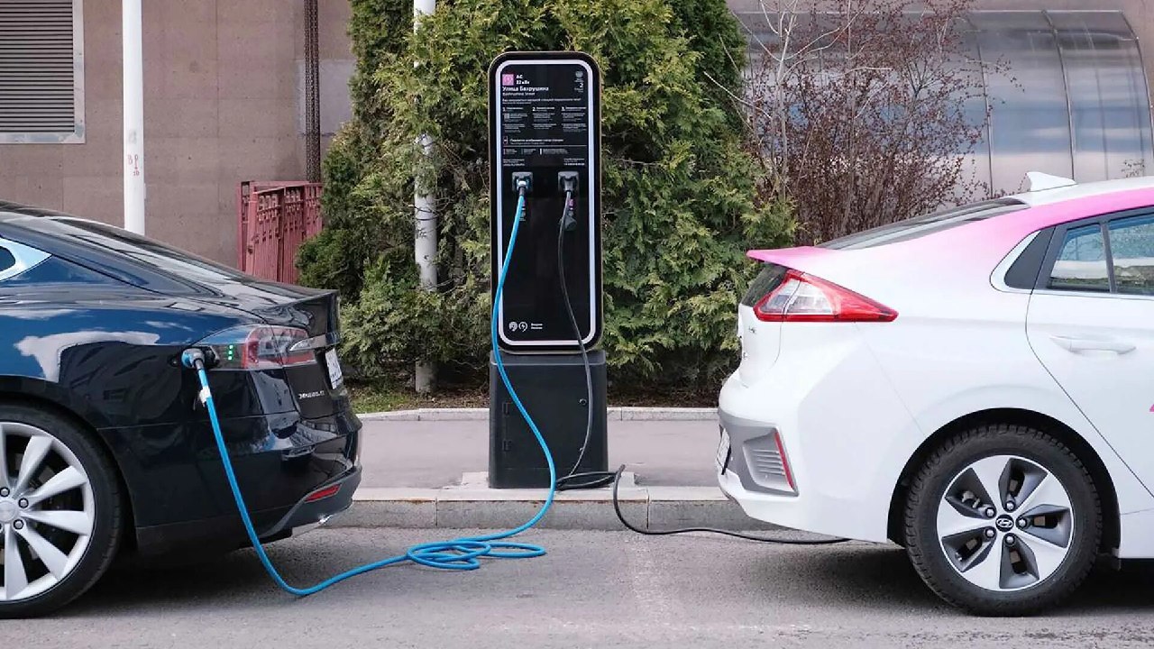 Elektromobil uchun zaryadka o‘rnatish